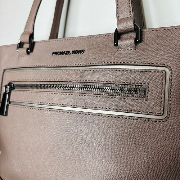 MICHAEL KORS Grey Square Frame Side Front Zip Up Metal Shoulder Straps Hand Bag - Picture 8 of 13